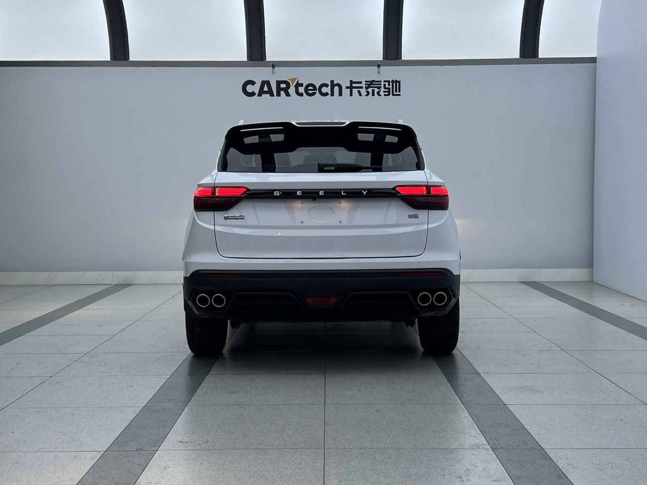 Geely Coolray 2023