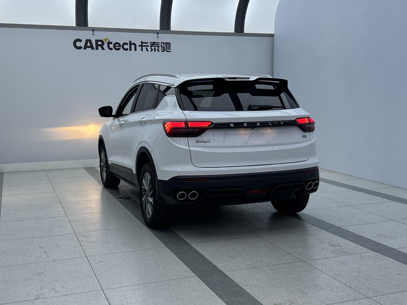 Geely Coolray 2023
