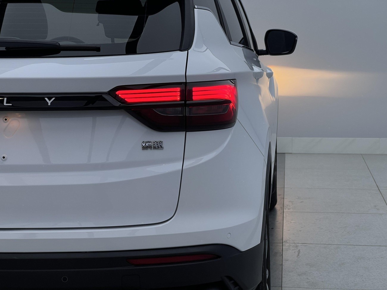 Geely Coolray 2023