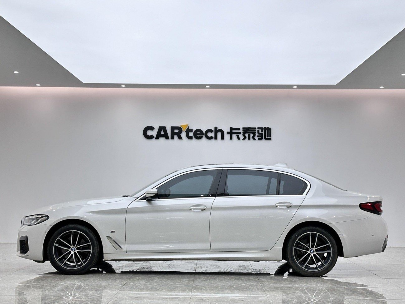 BMW 525Li 2021