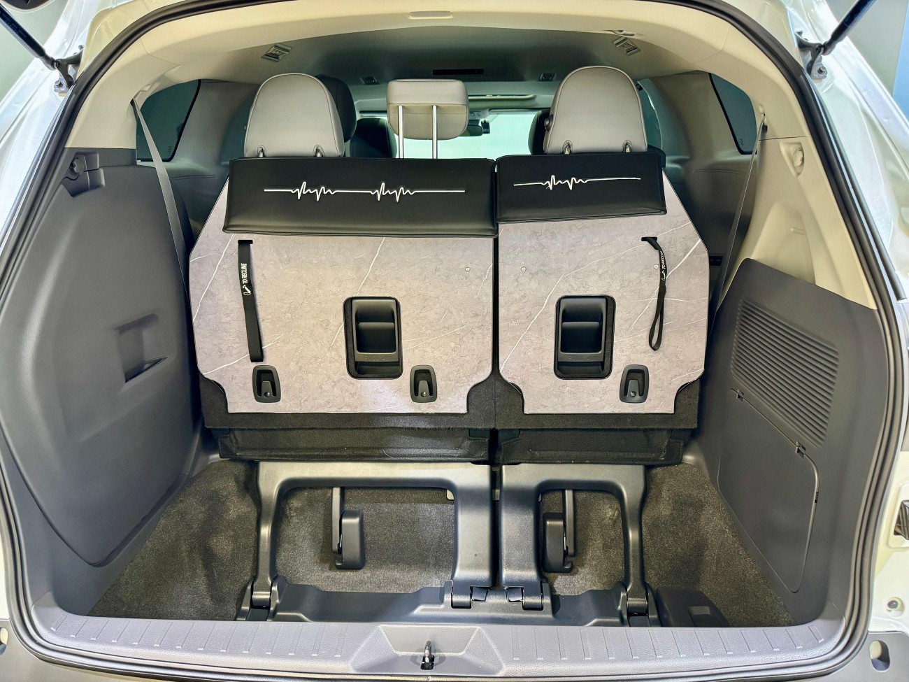 Toyota Granvia 2024