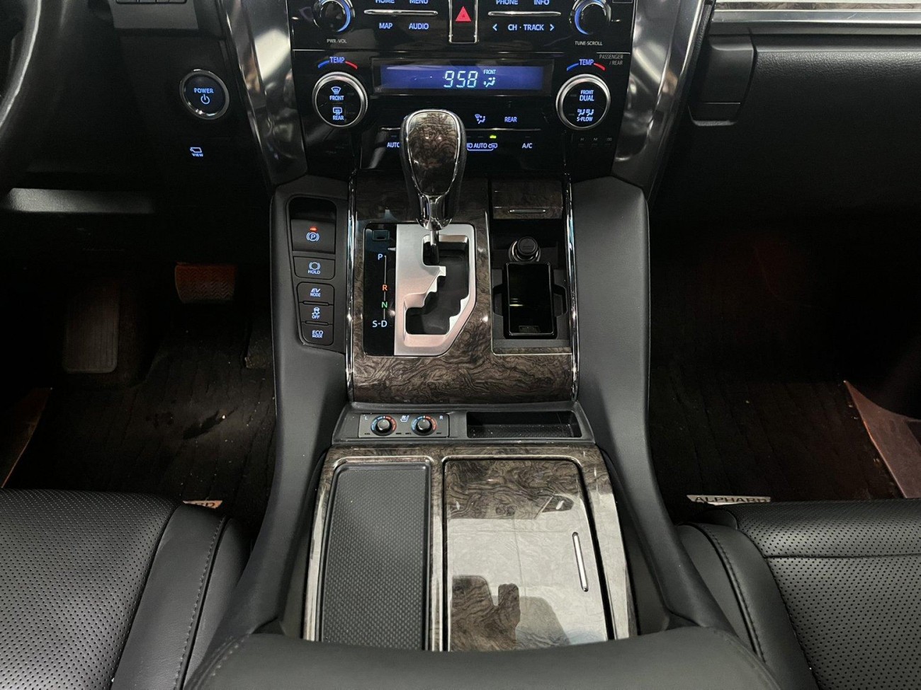Toyota Alphard 2023
