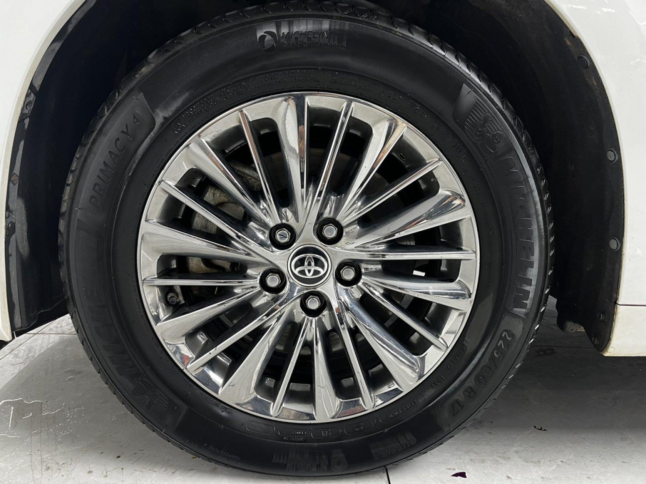 Toyota Alphard 2023