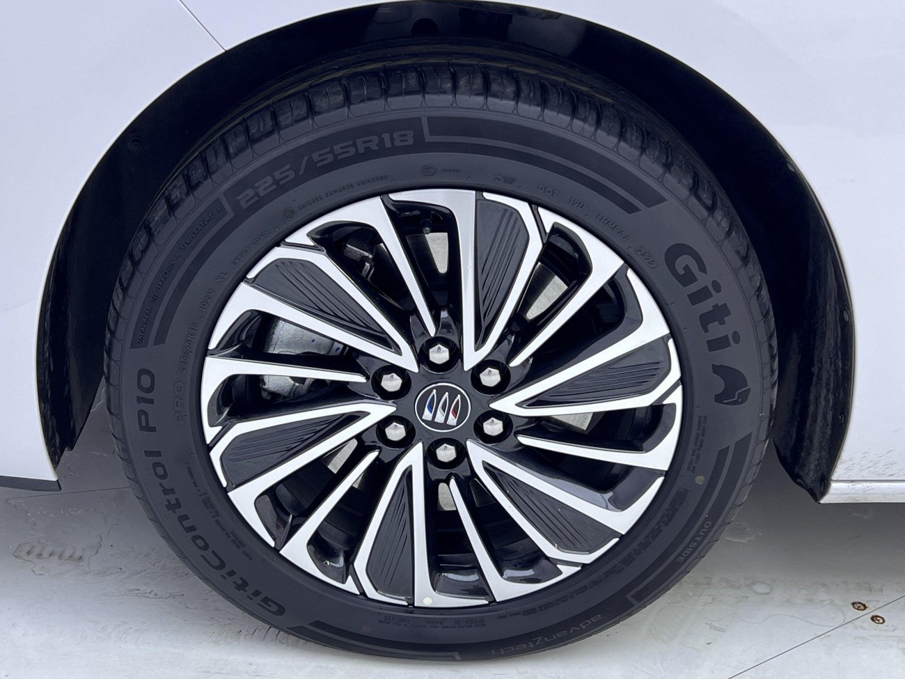 Buick GL8 2025