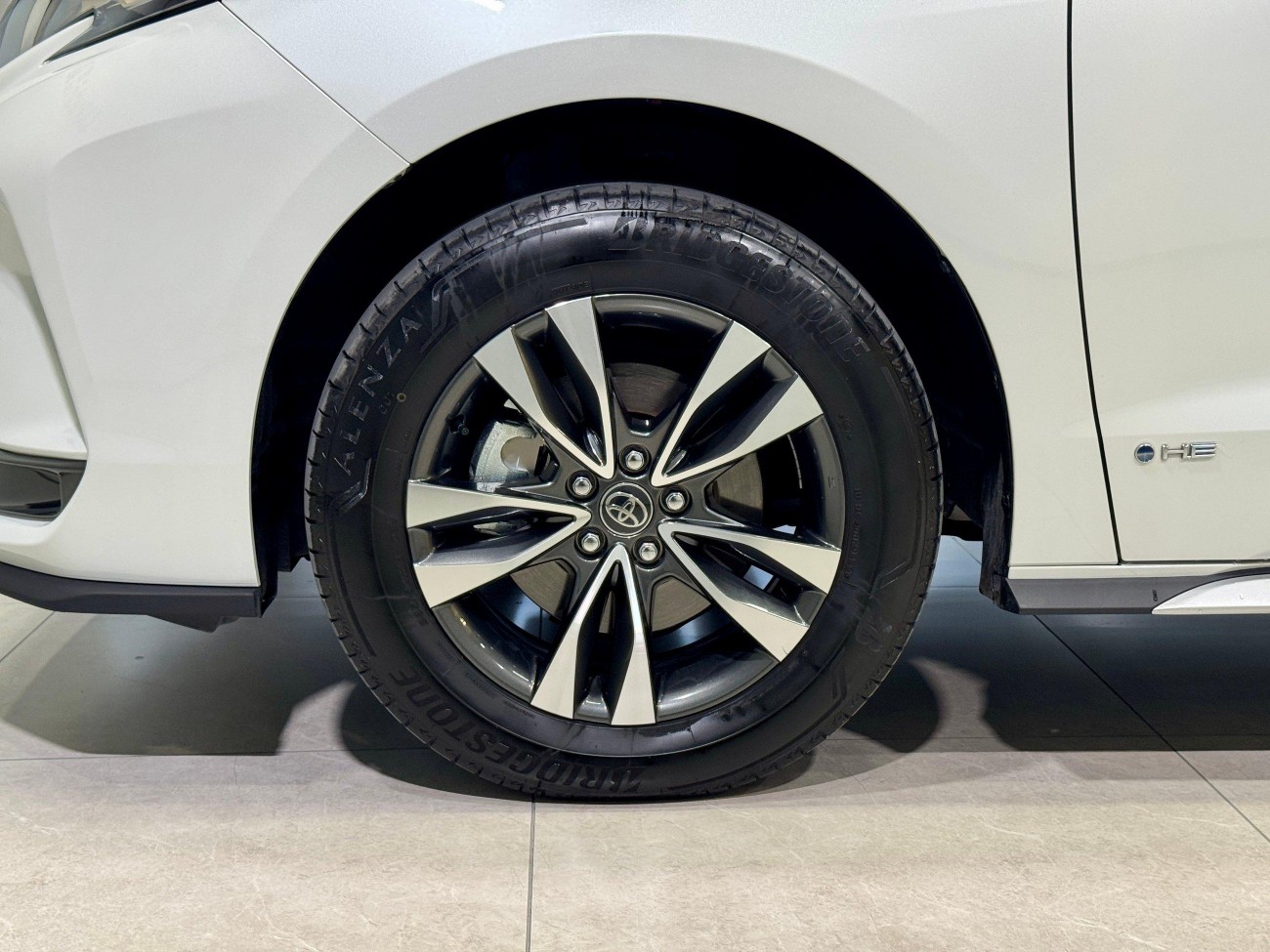 Toyota Granvia 2025