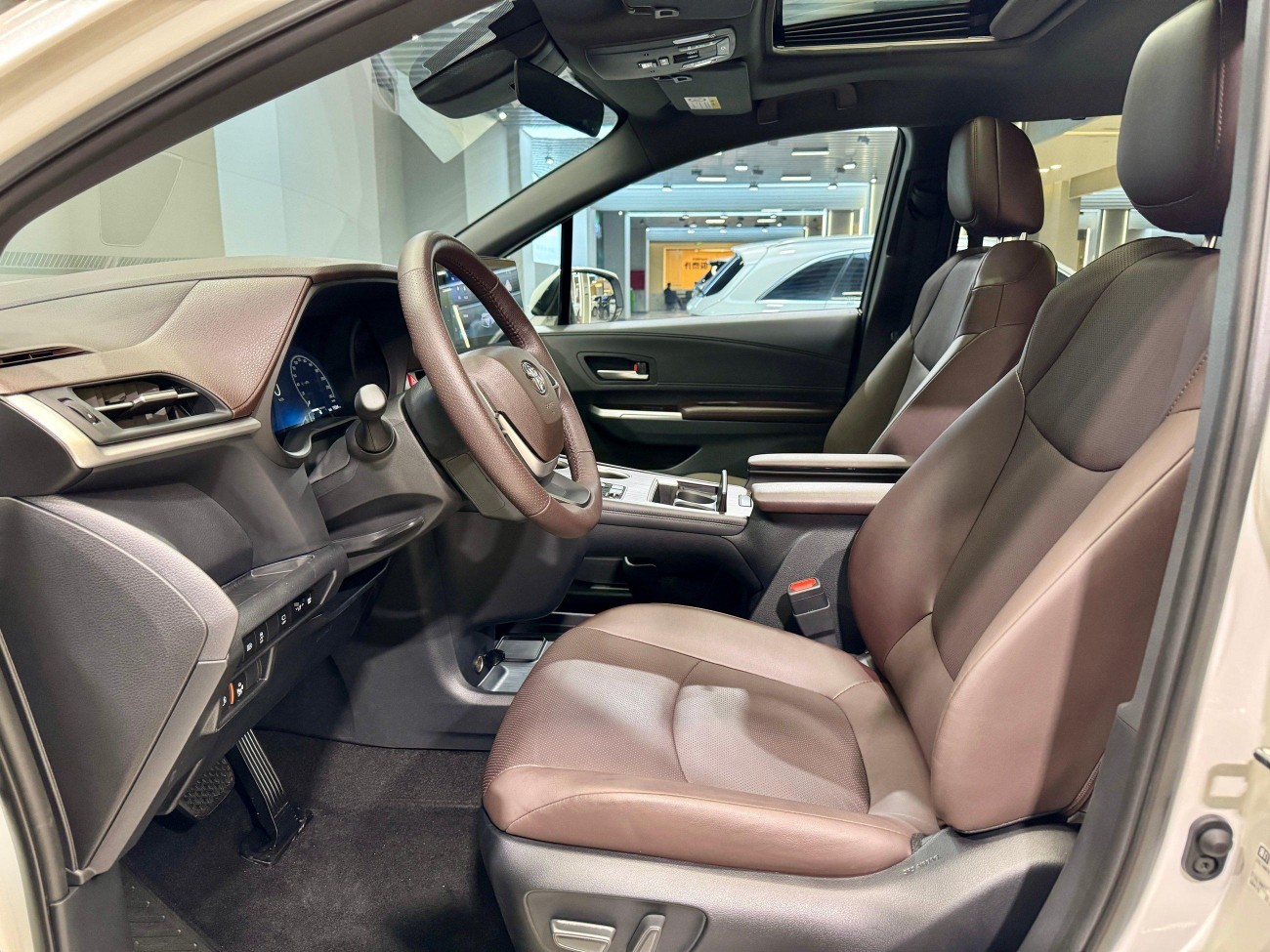 Toyota Granvia 2025