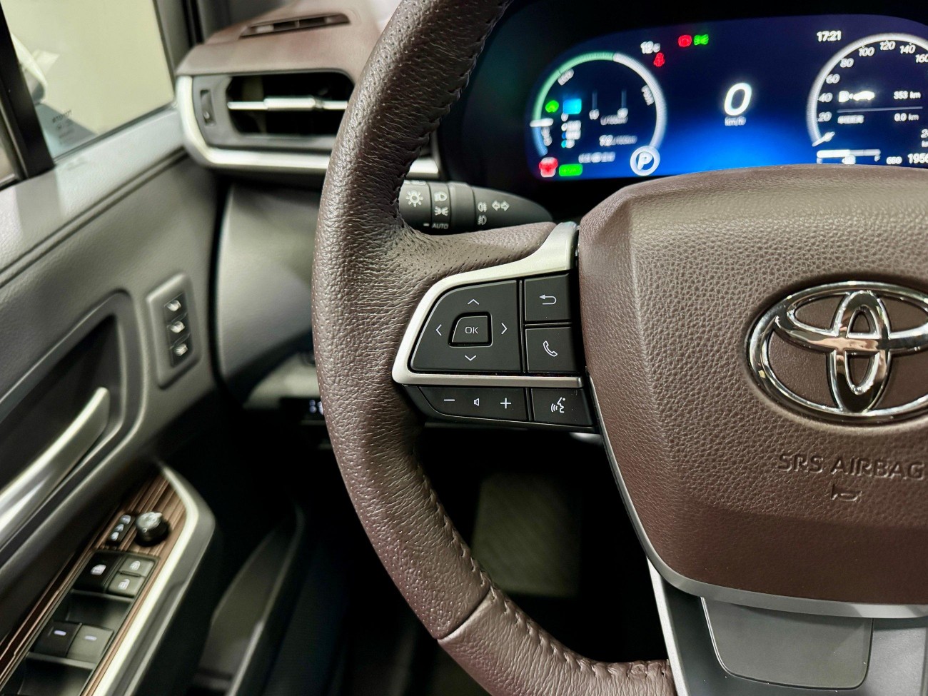 Toyota Granvia 2025