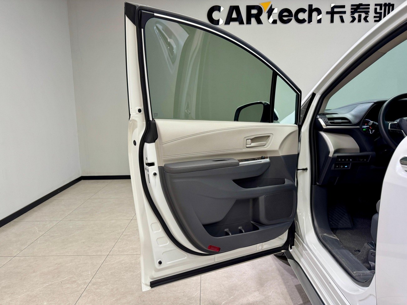 Toyota Granvia 2024