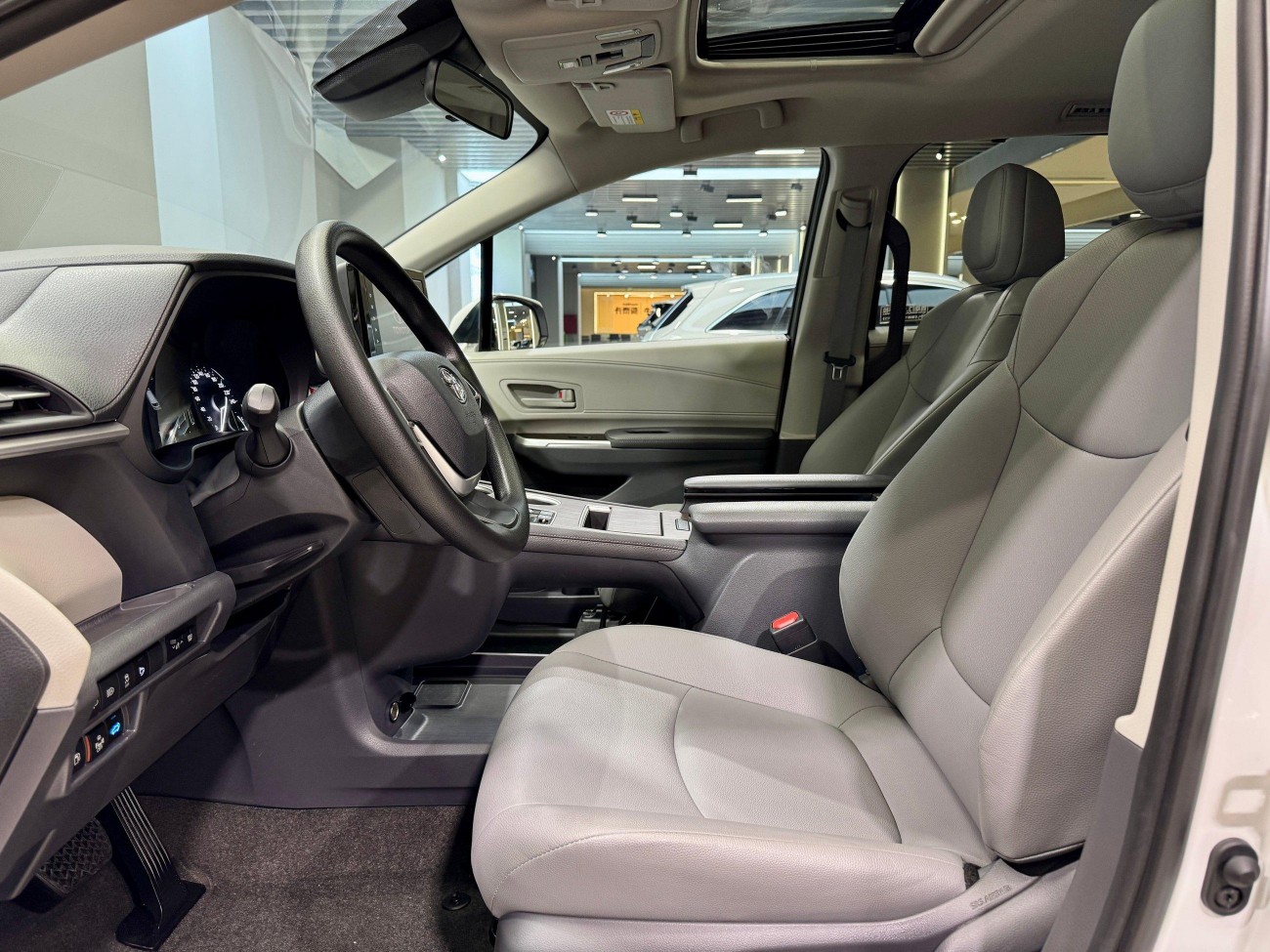 Toyota Granvia 2024