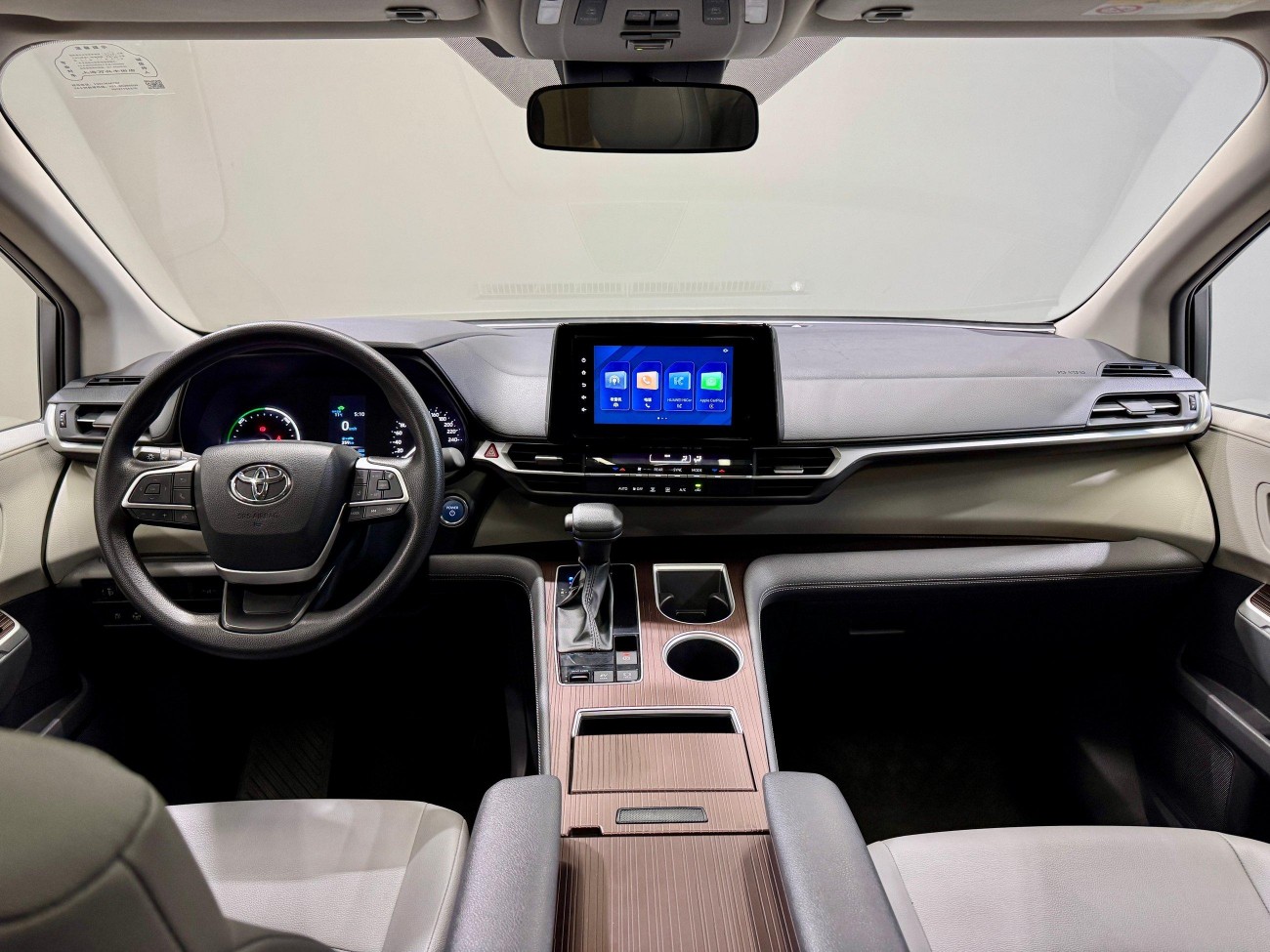 Toyota Granvia 2024