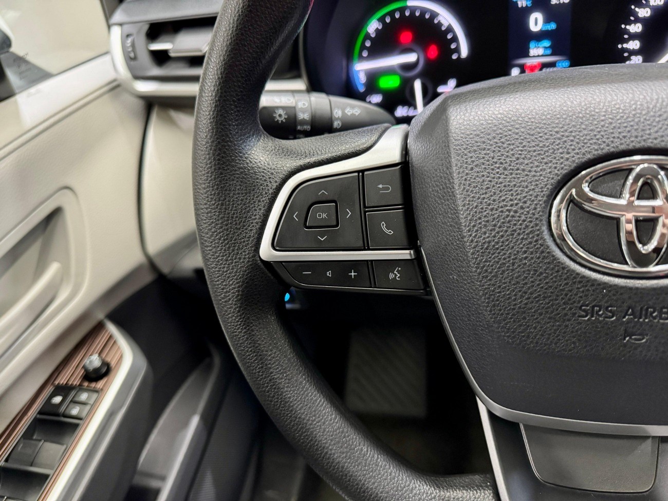 Toyota Granvia 2024