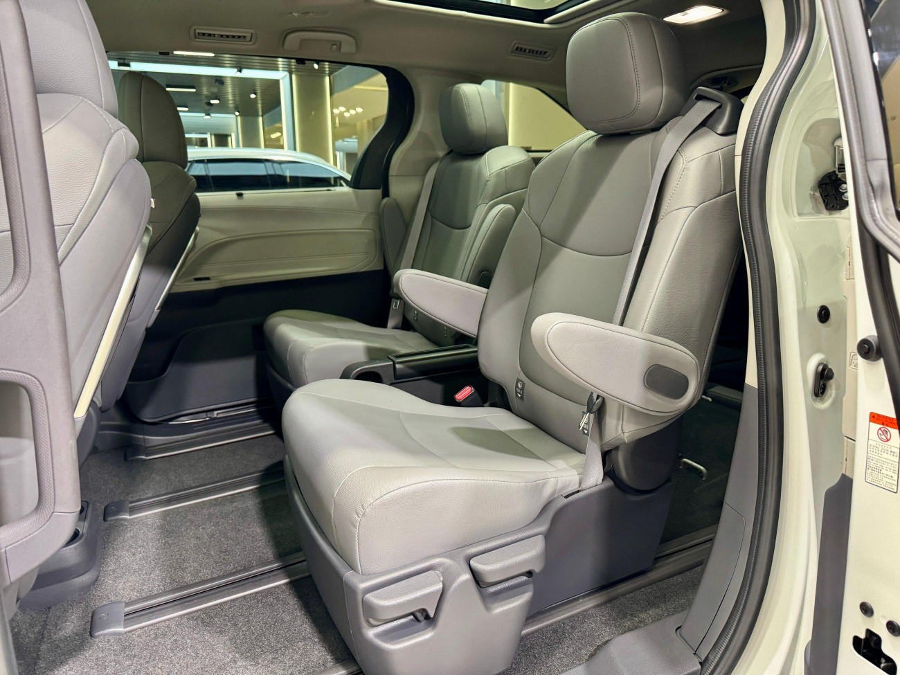 Toyota Granvia 2024