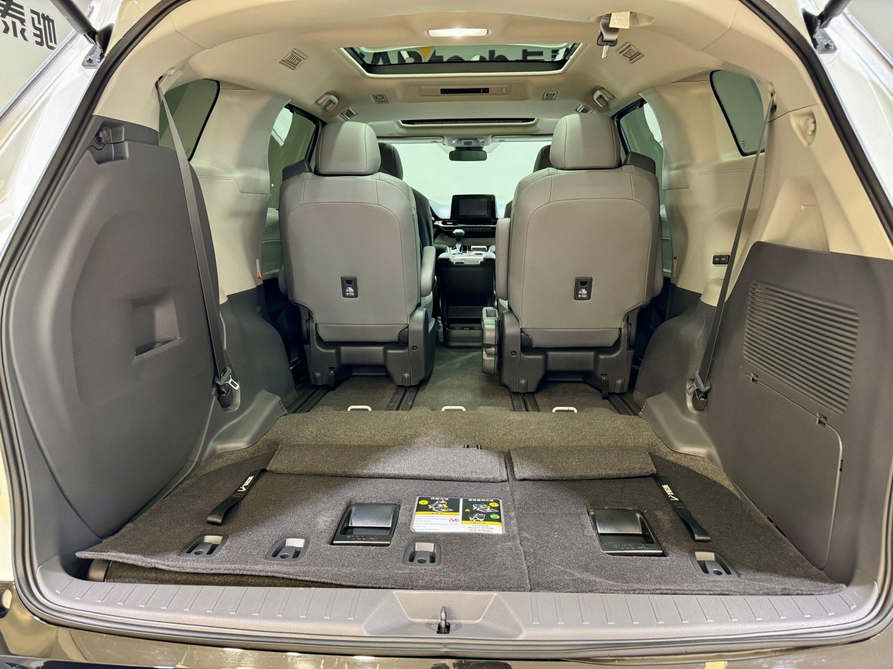 Toyota Granvia 2024