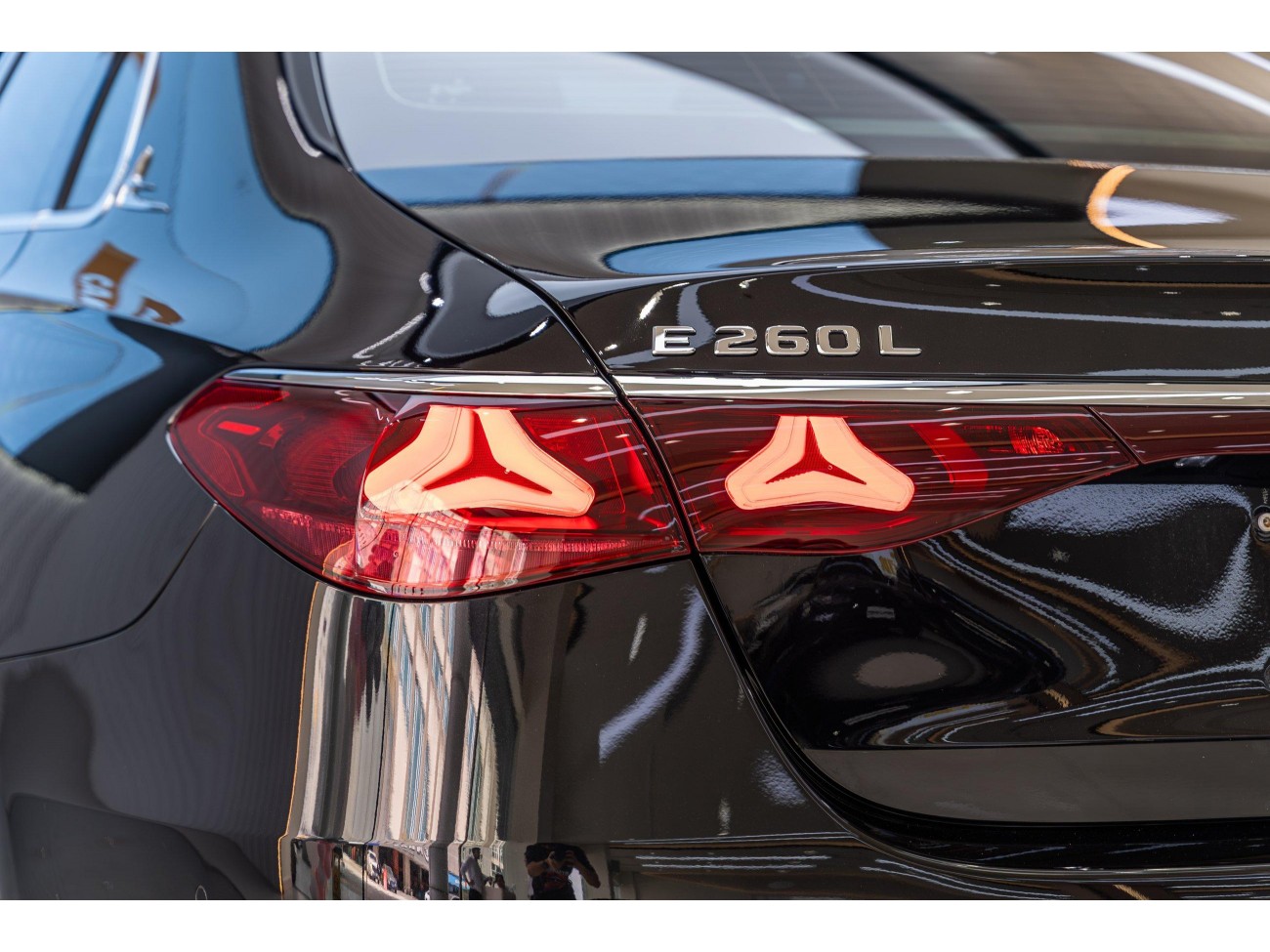 Mercedes-Benz E 260 L 2025