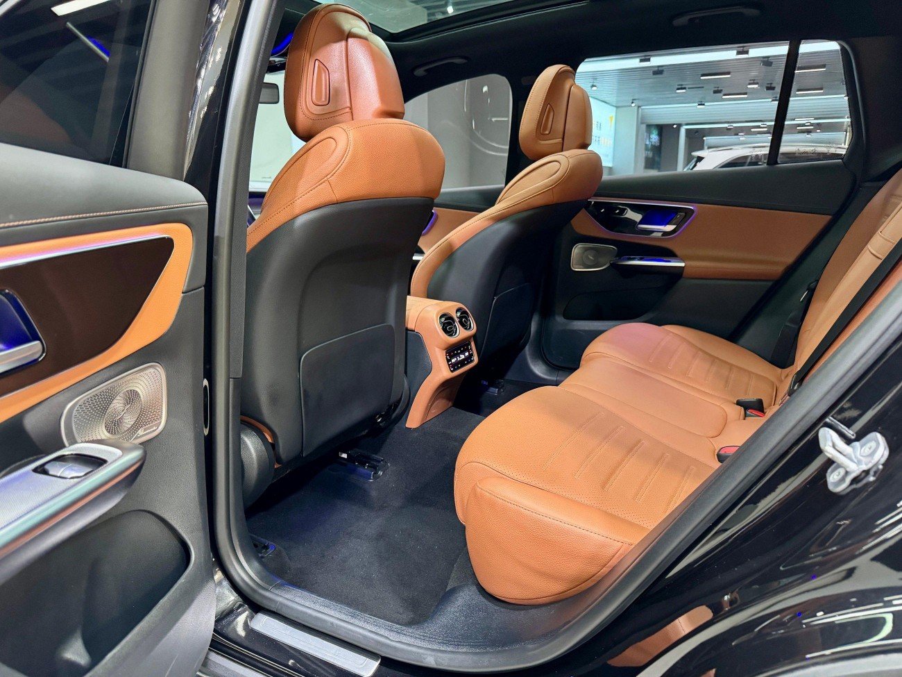 Mercedes-Benz GLC 260 L 2024