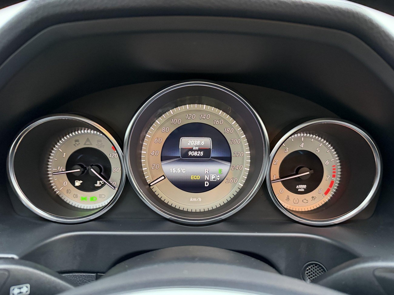 Mercedes-Benz E200L 2014