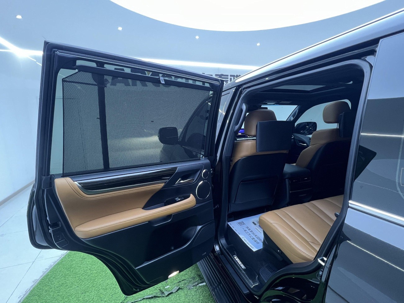 Lexus LX 570 2023