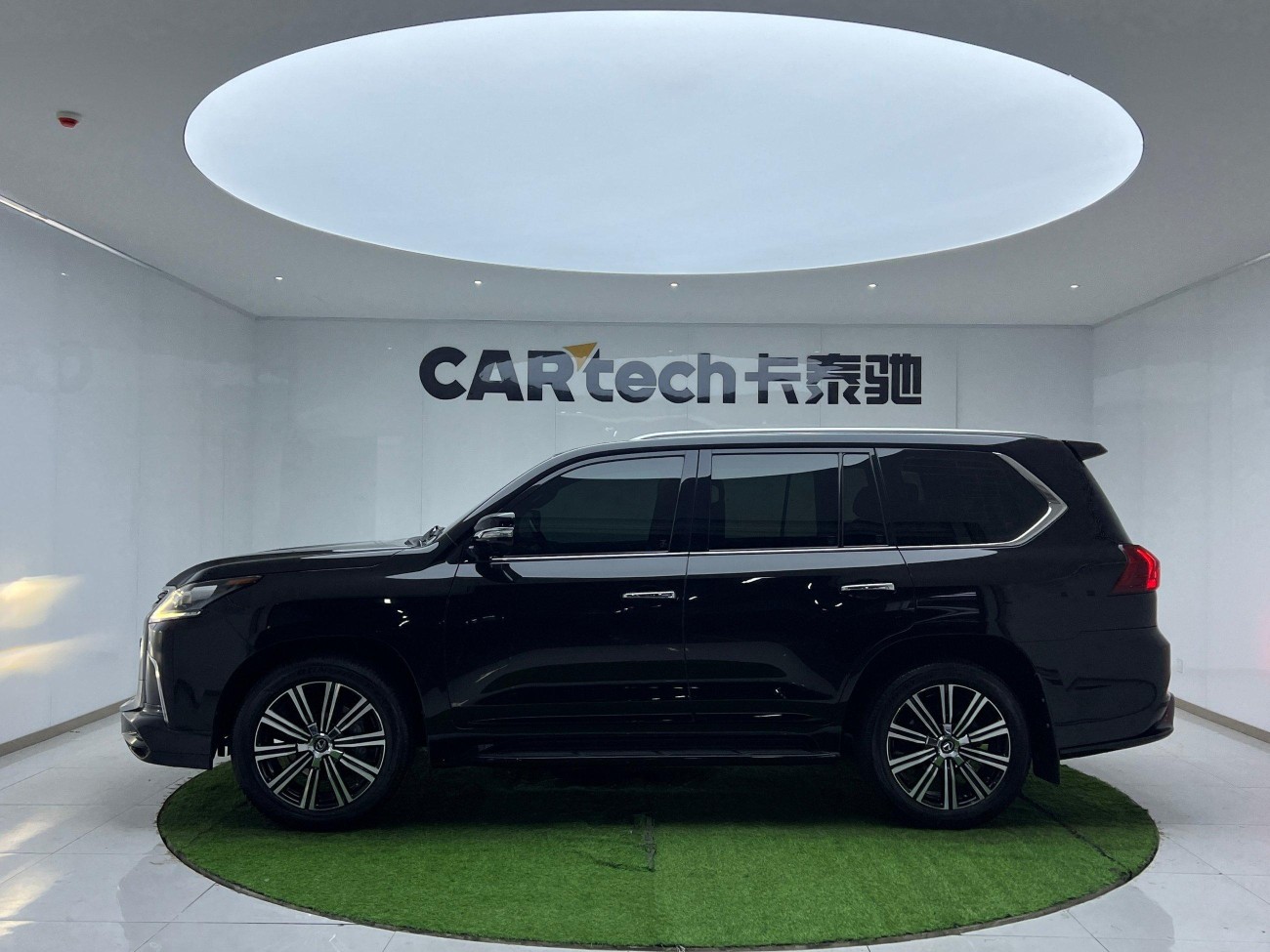 Lexus LX 570 2023