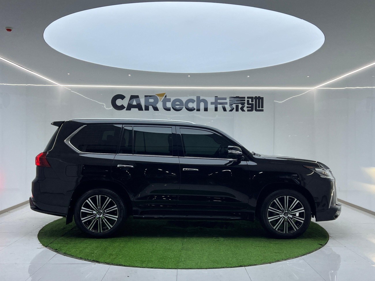 Lexus LX 570 2023