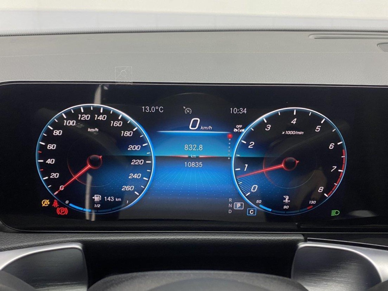 Mercedes-Benz GLB 2023