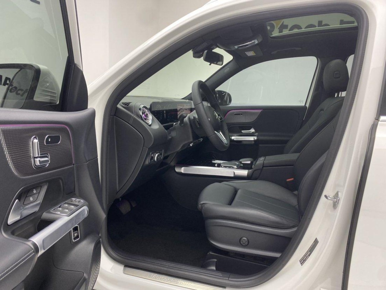 Mercedes-Benz GLB 2023