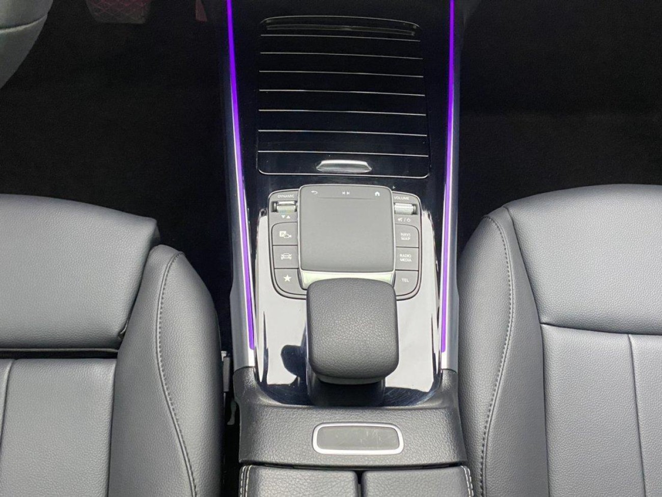 Mercedes-Benz GLB 2023