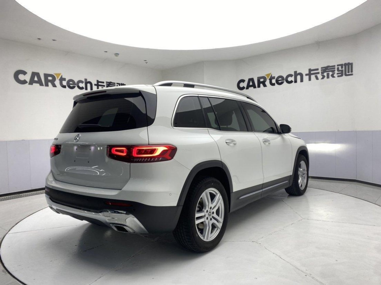 Mercedes-Benz GLB 2023