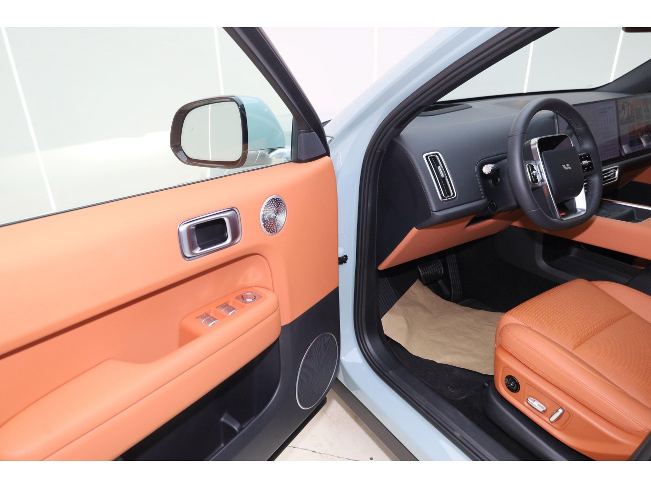 Li Auto L6 2025