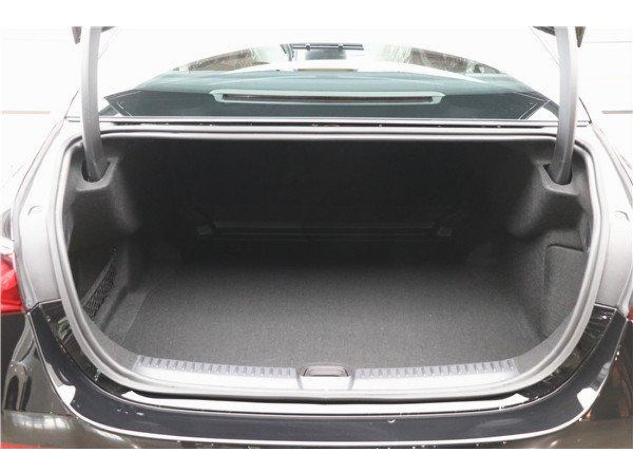 Mercedes-Benz E 300 L 2026