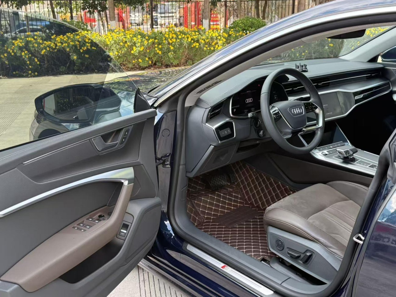 Audi A7L 45 TFSI 2023