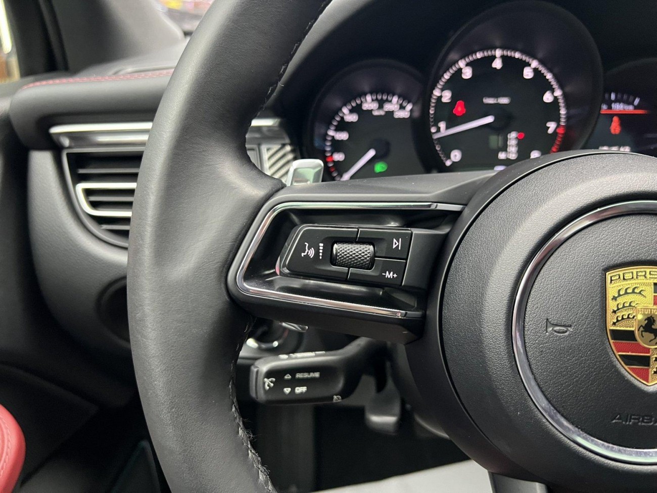 Porsche Macan 2023