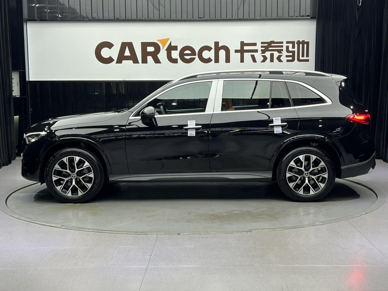 Mercedes-Benz GLC 260 L 2024
