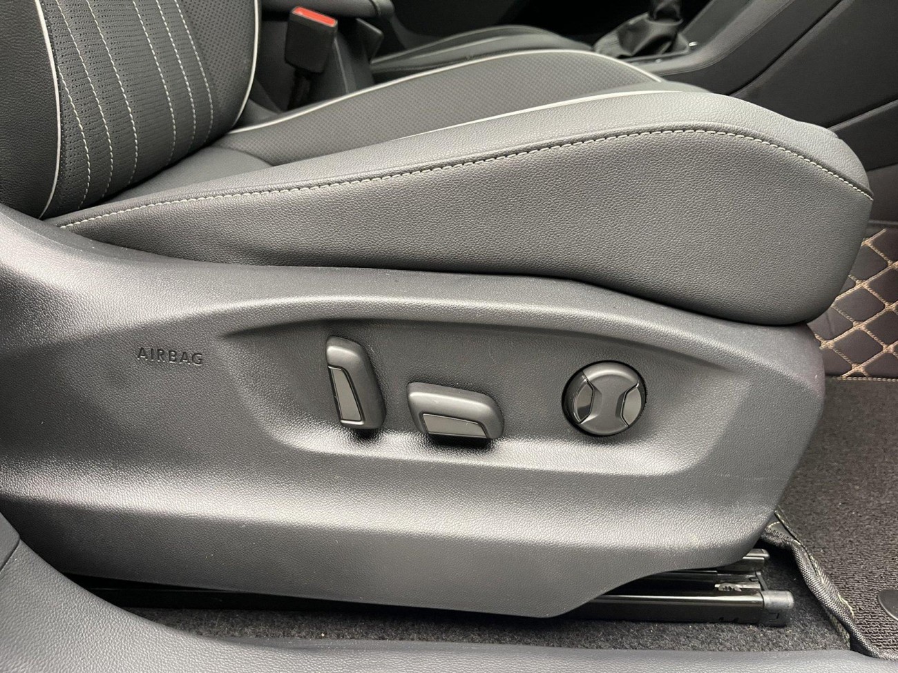 Volkswagen Tiguan L 2023