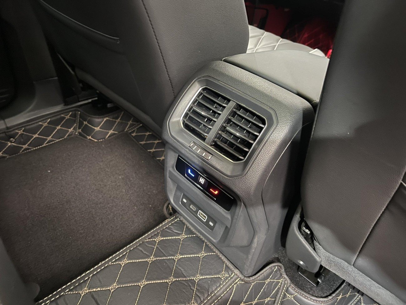 Volkswagen Tiguan L 2023