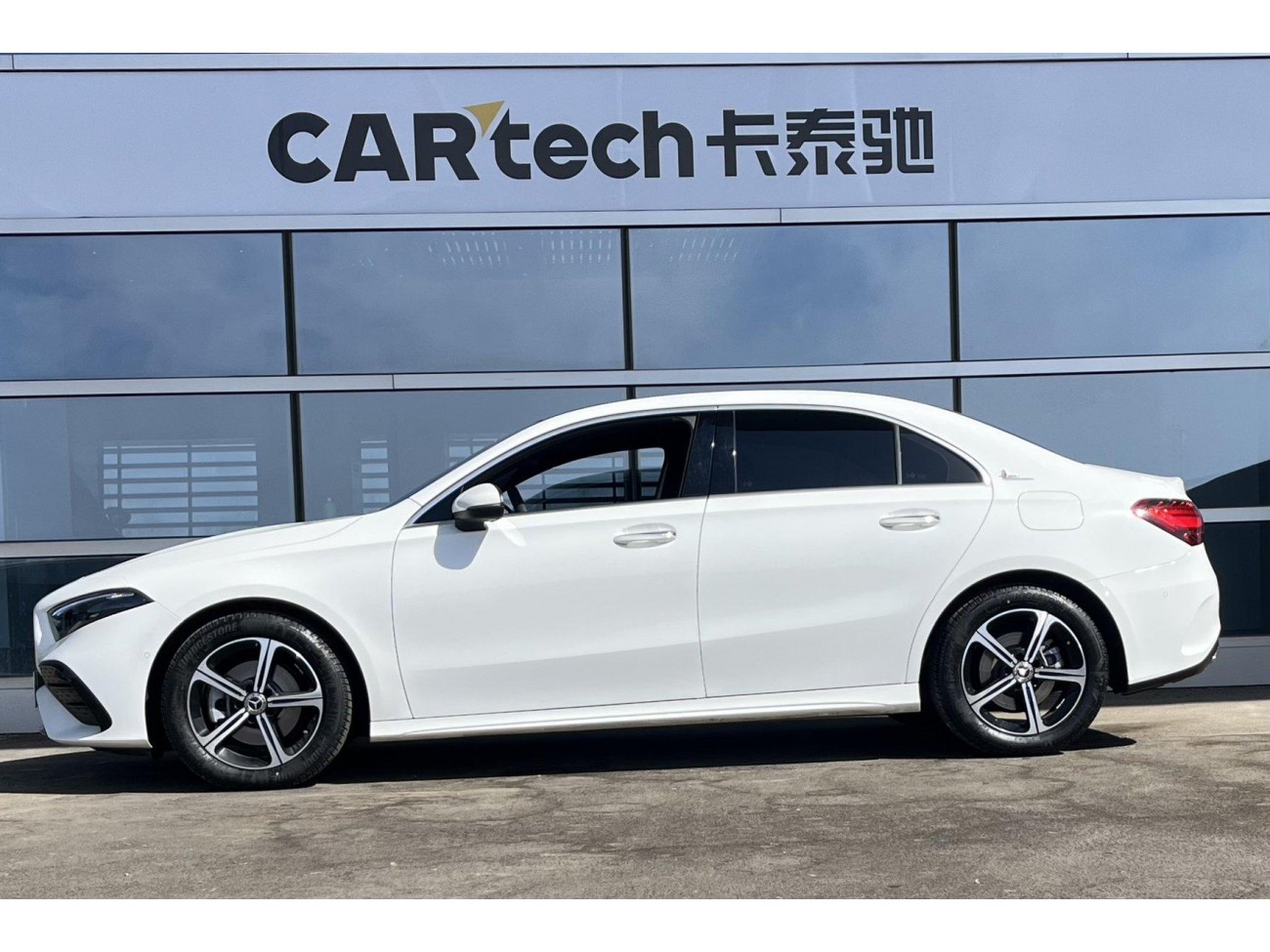 Mercedes-Benz A 200 L 2025