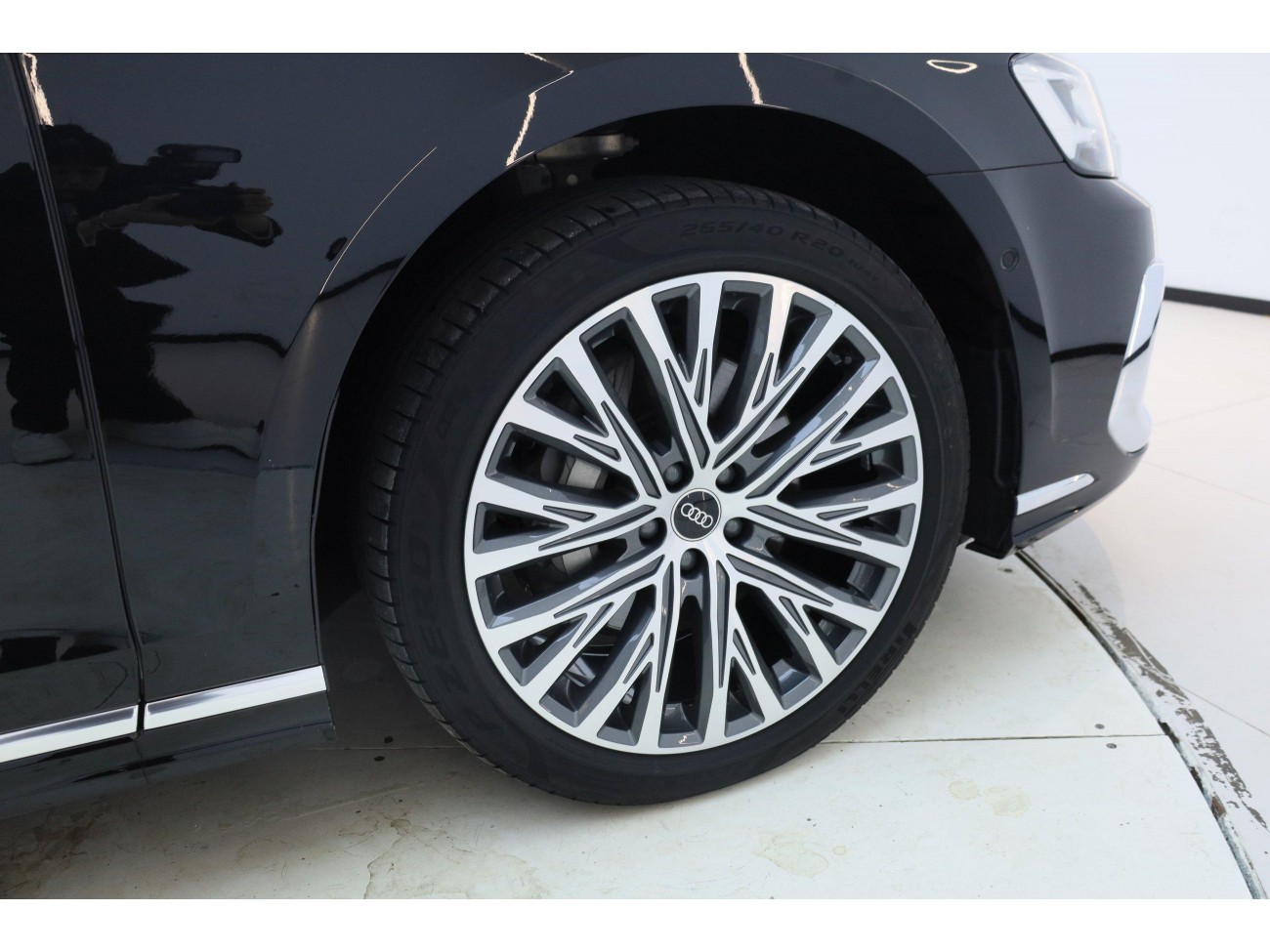 Audi A8L 50 TFSI 2023