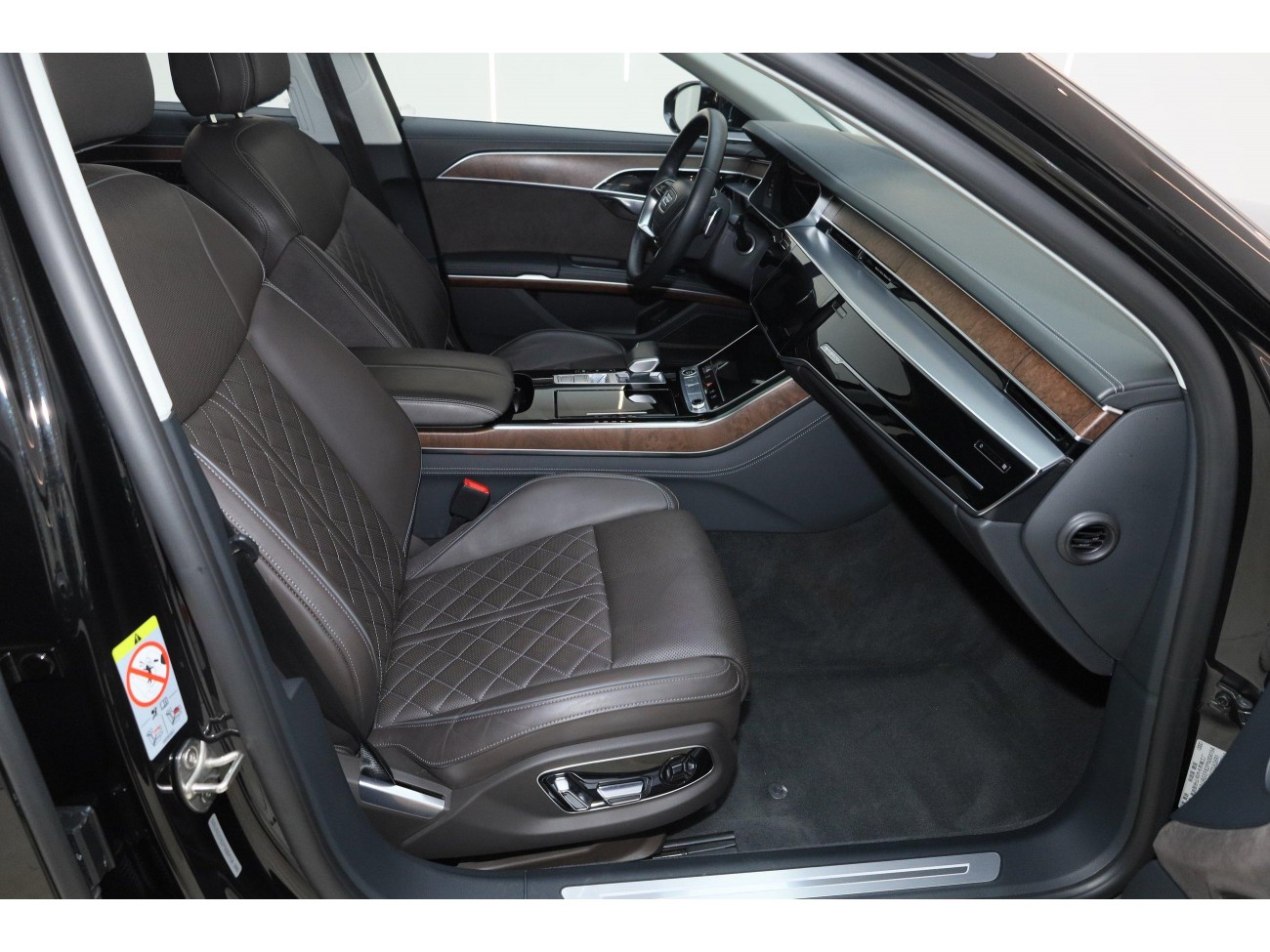 Audi A8L 50 TFSI 2023