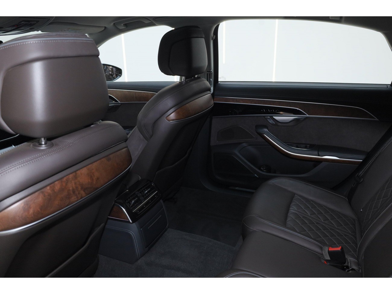 Audi A8L 50 TFSI 2023