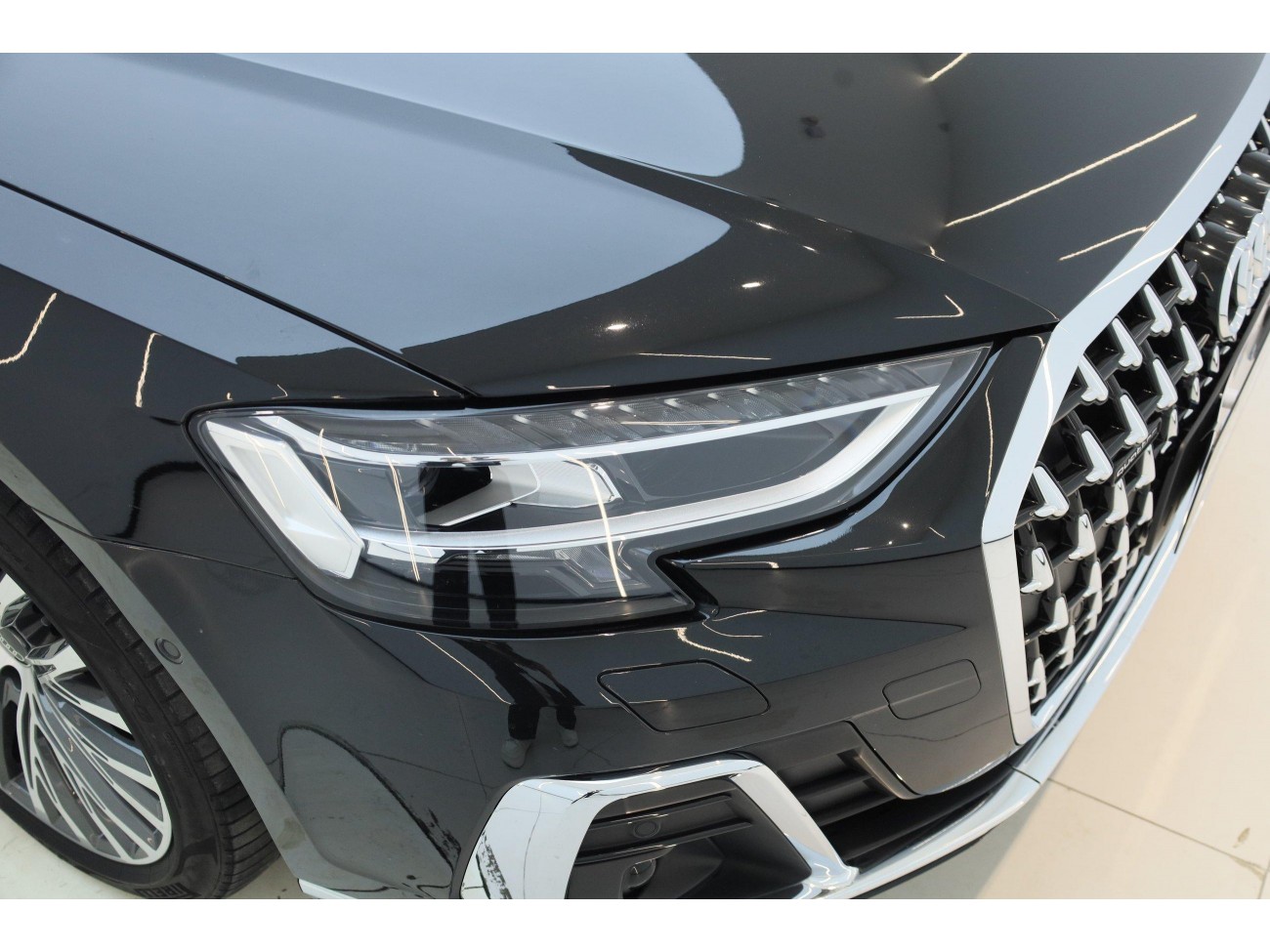 Audi A8L 50 TFSI 2023