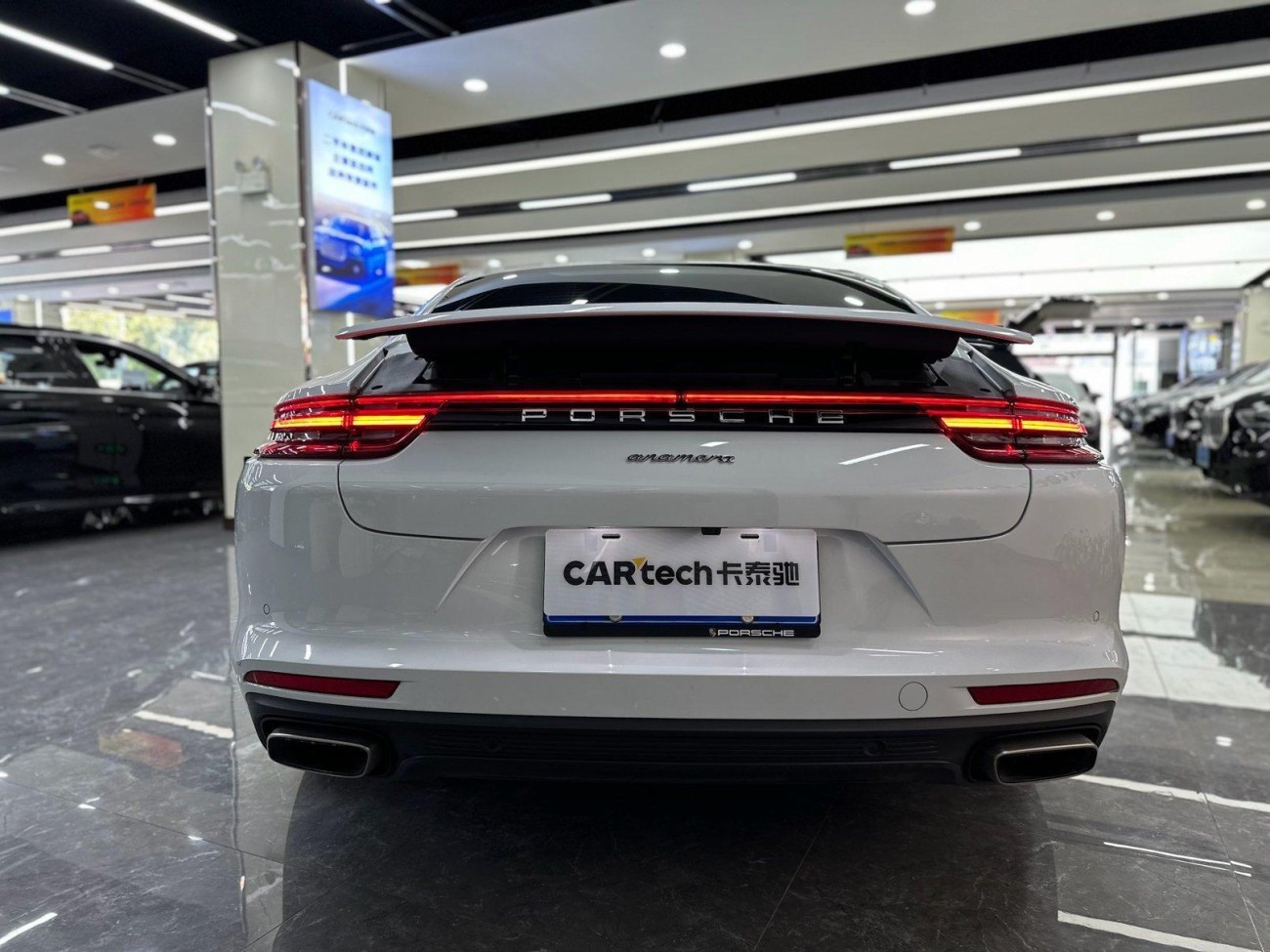 Porsche Panamera 2021