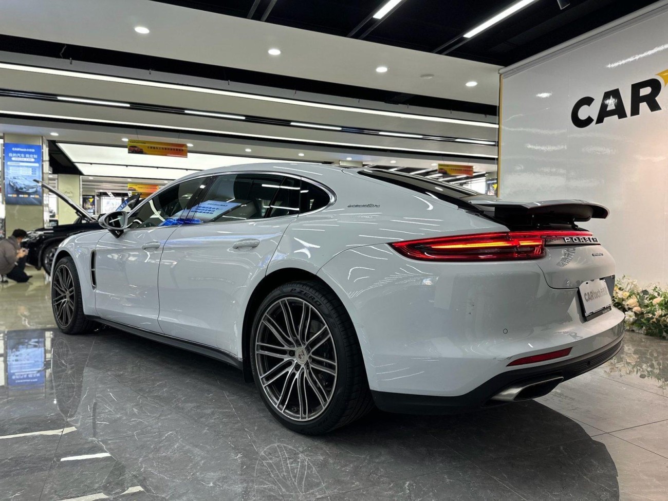 Porsche Panamera 2021