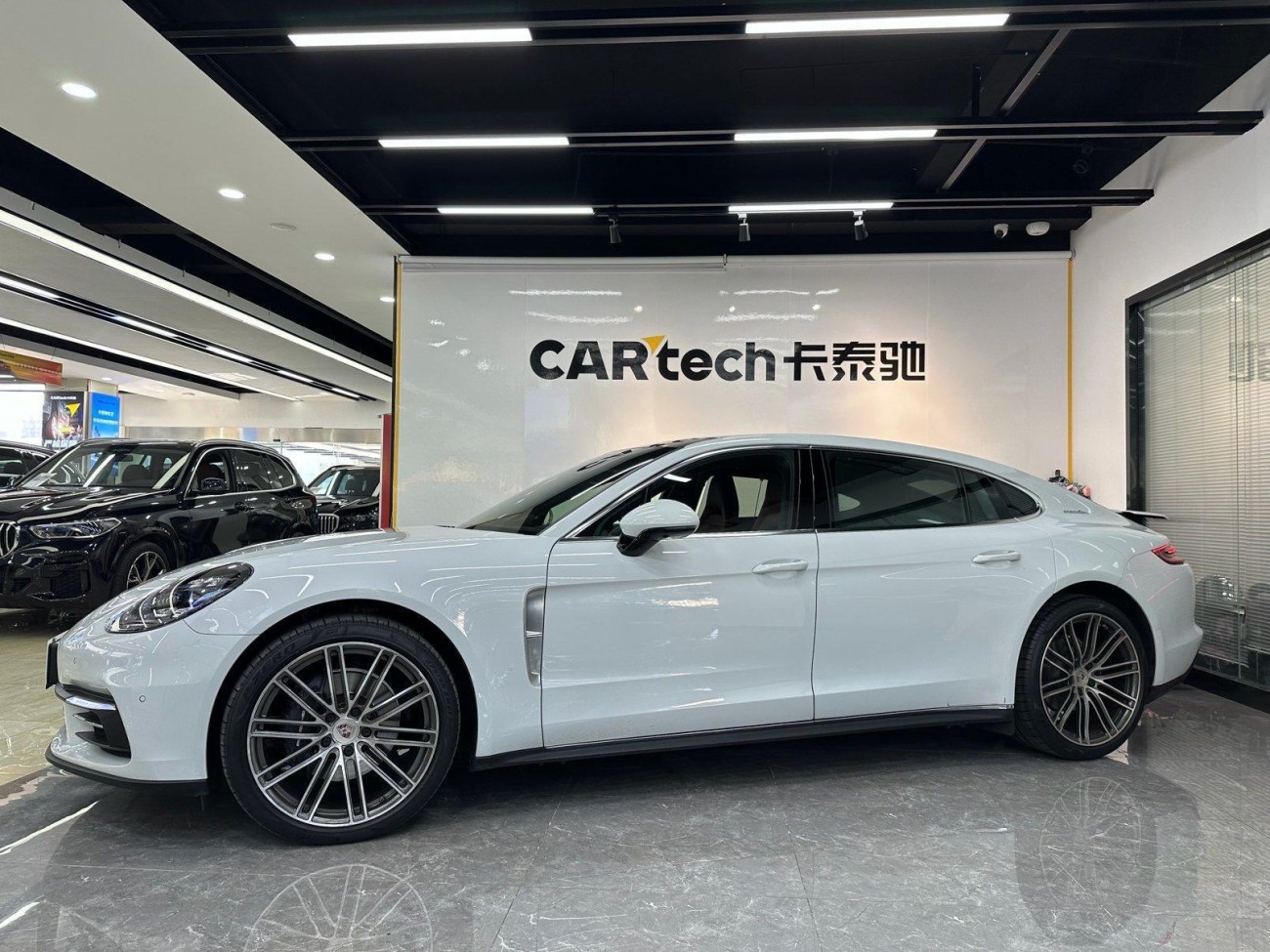 Porsche Panamera 2021