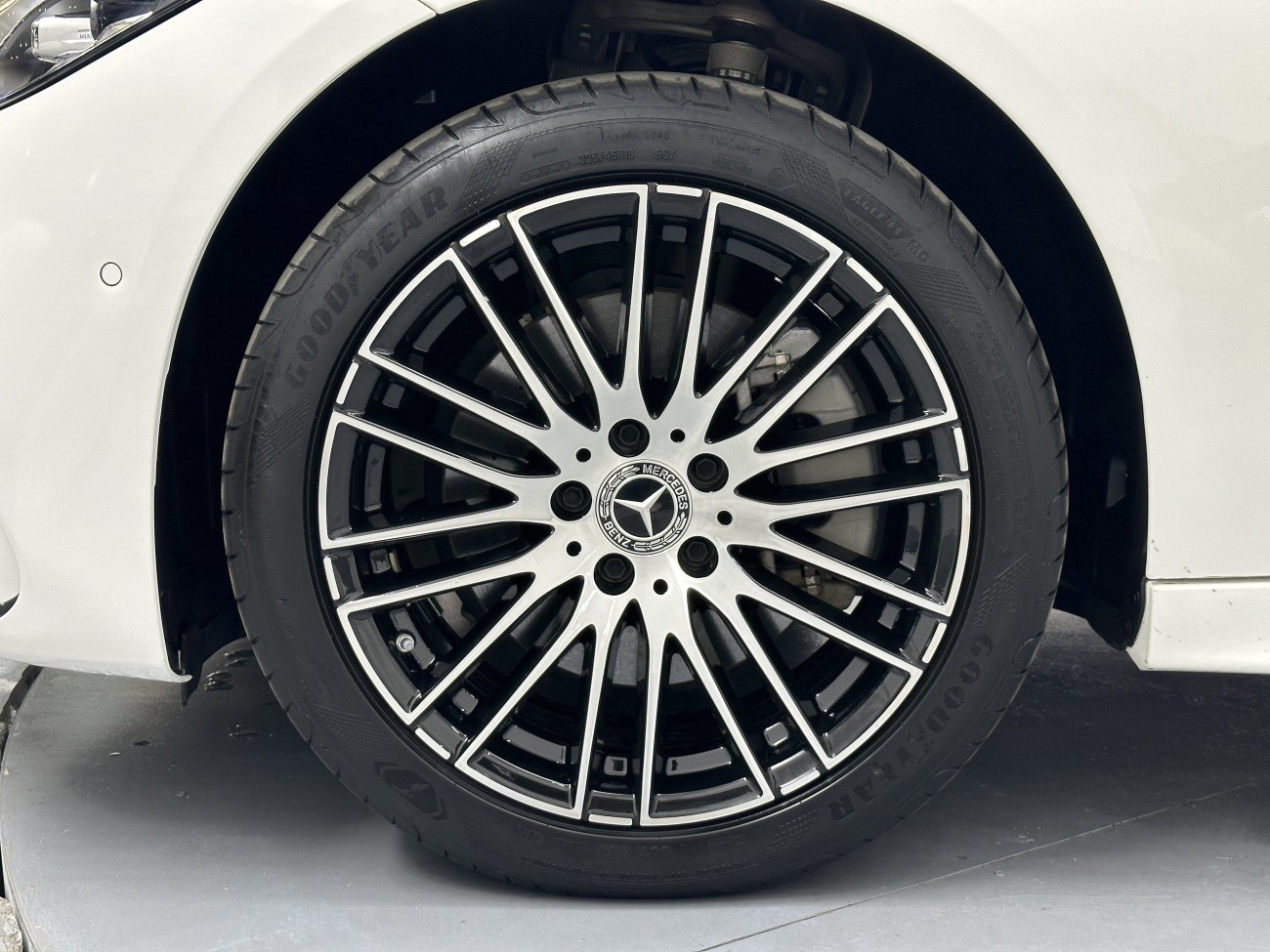 Mercedes-Benz C 260 L 2024