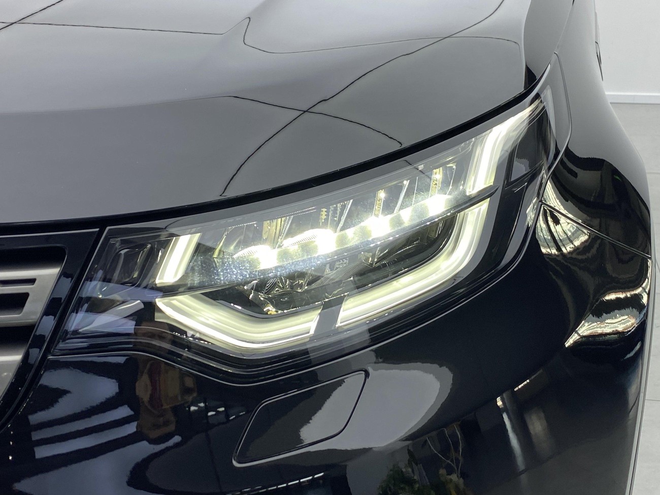 Land Rover Discovery 2019