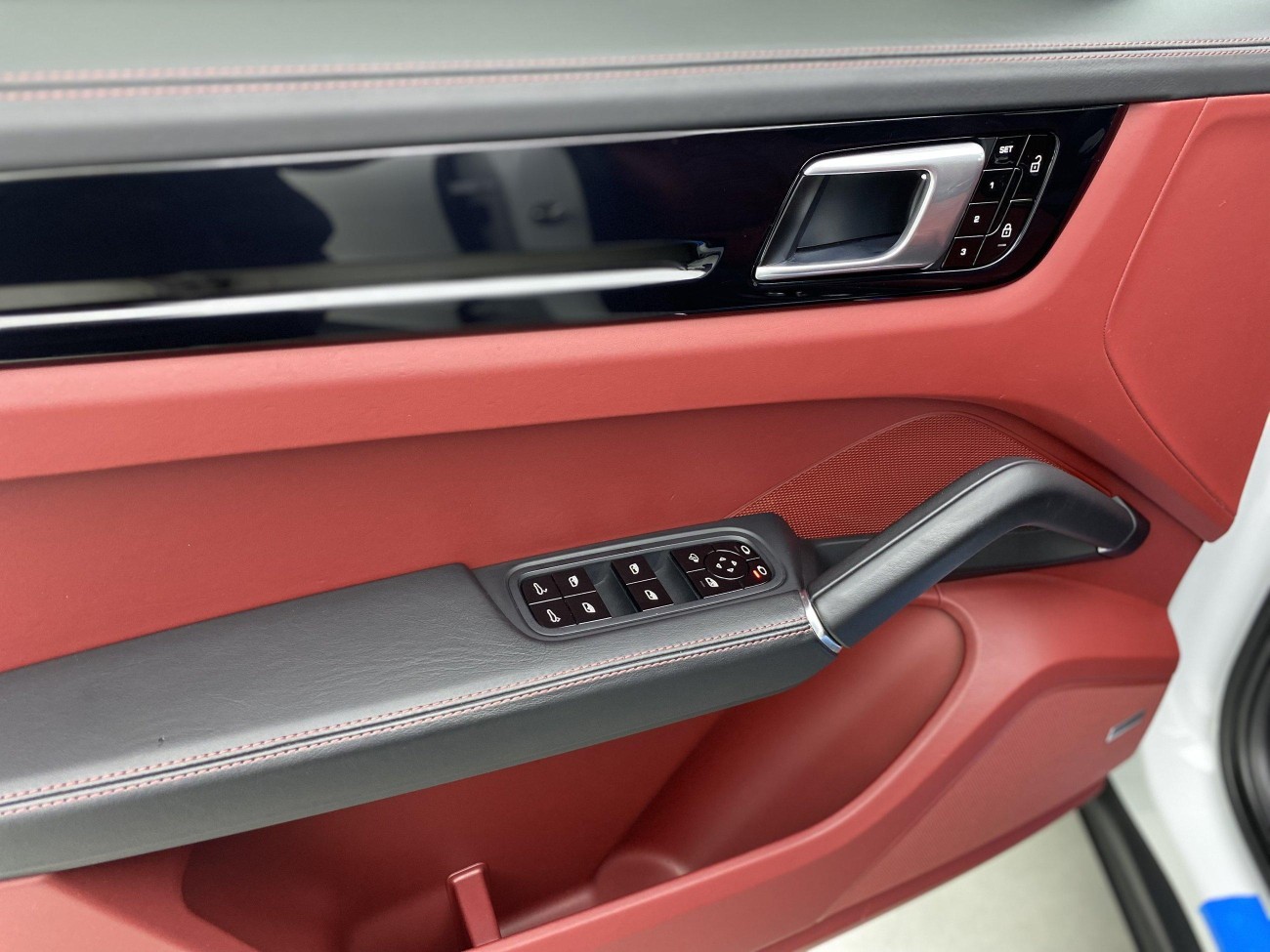 Porsche Cayenne 2021