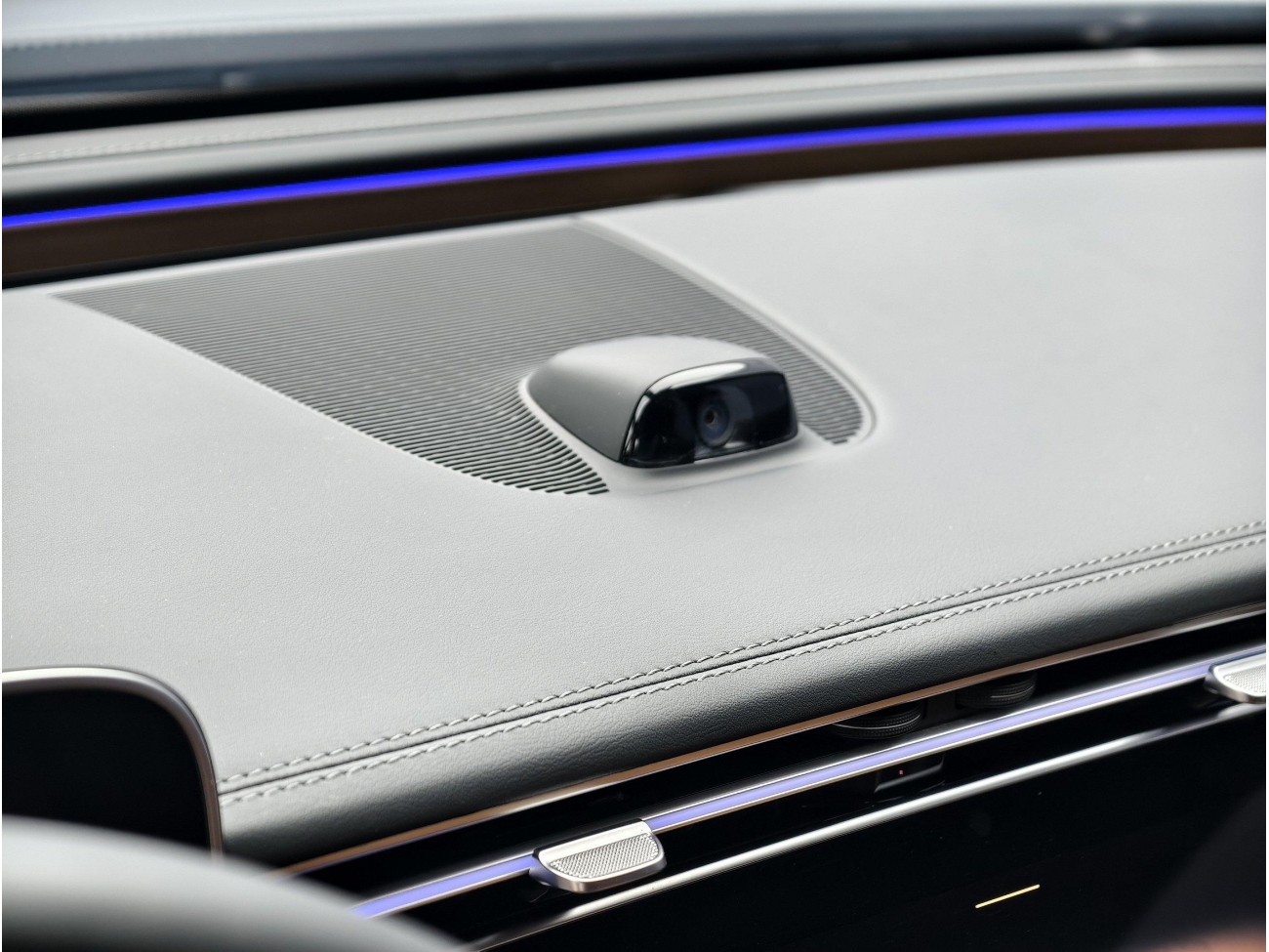 Mercedes-Benz E 300 L 2025