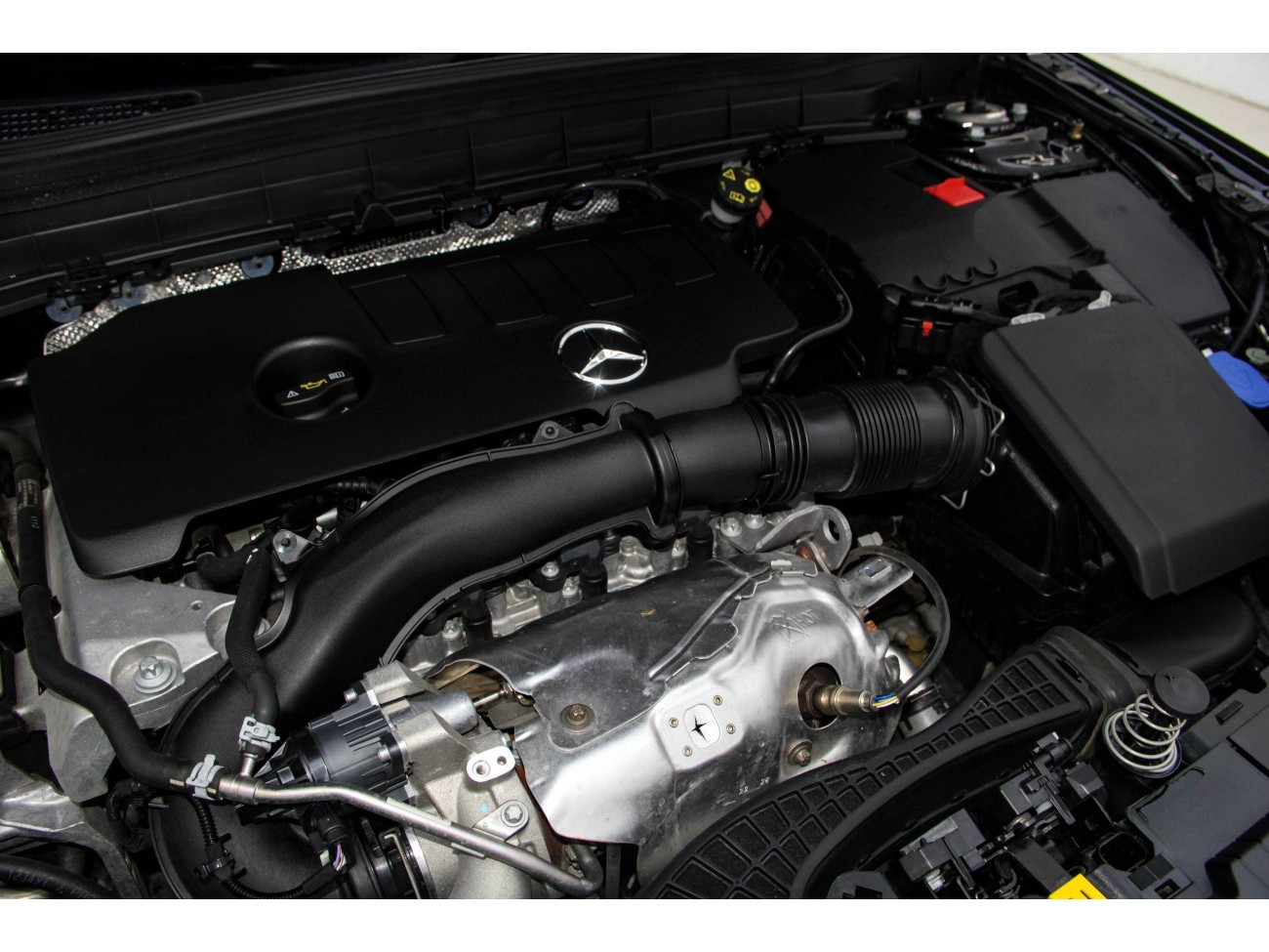 Mercedes-Benz GLB 2023