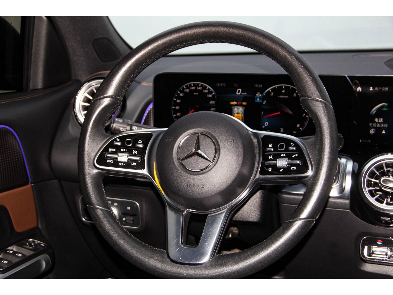 Mercedes-Benz GLB 2023