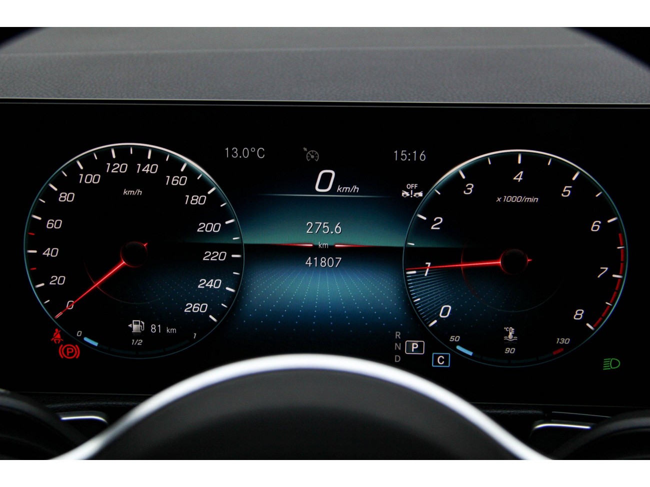 Mercedes-Benz GLB 2023