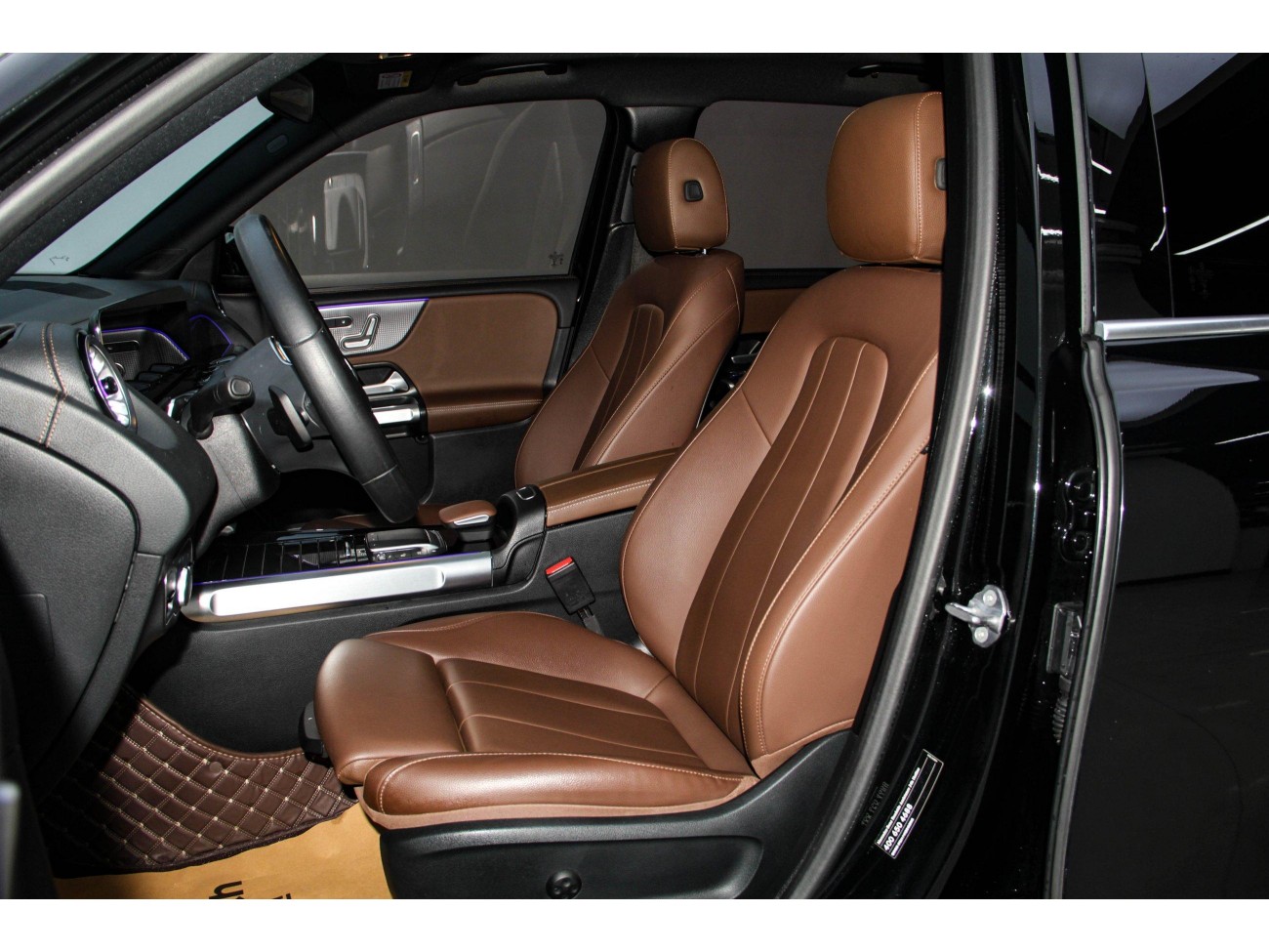 Mercedes-Benz GLB 2023